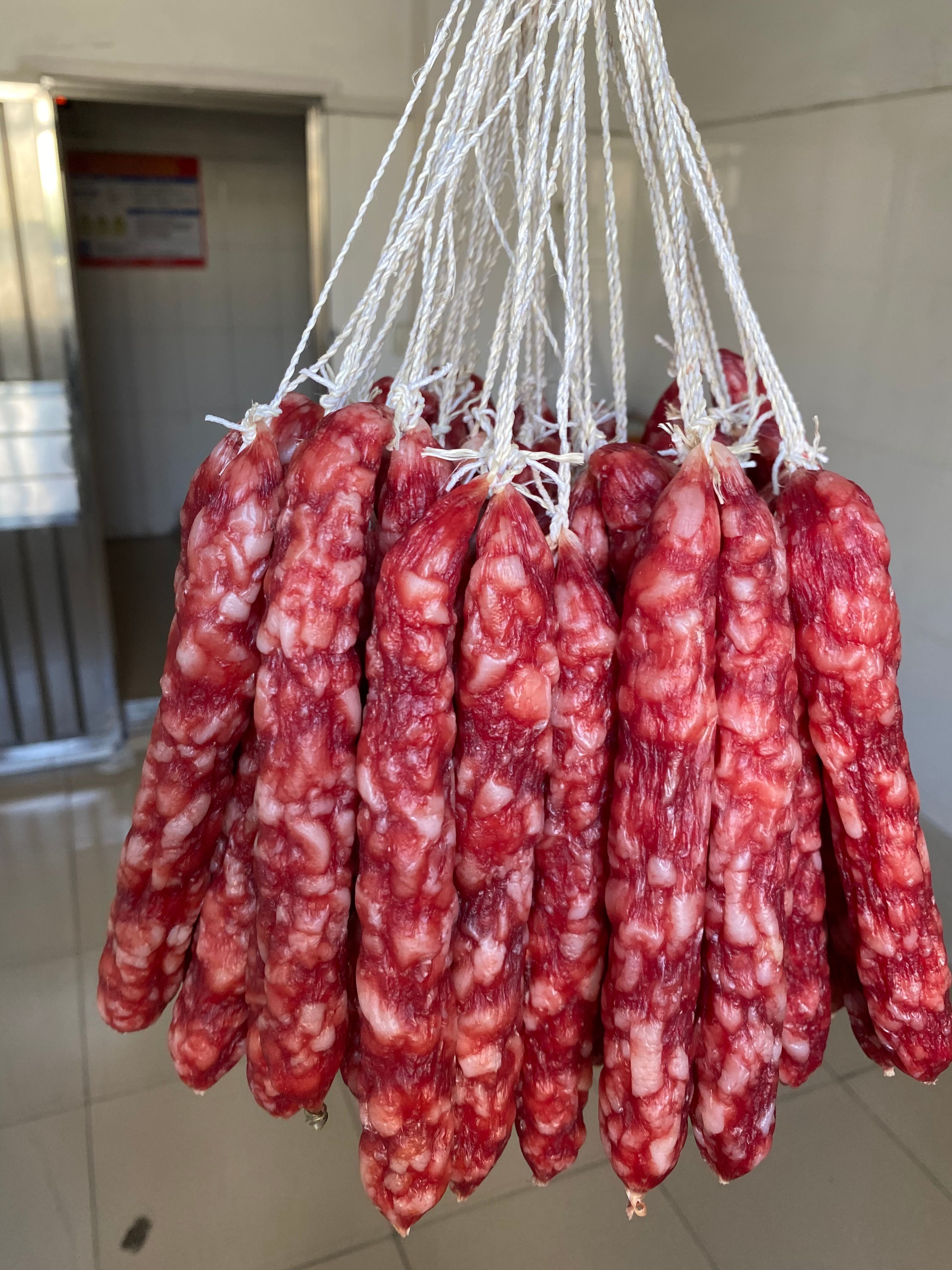 广式腊肠纯手工中山黄圃腊肠咸甜不腻腊味厂家直发批发大众口味