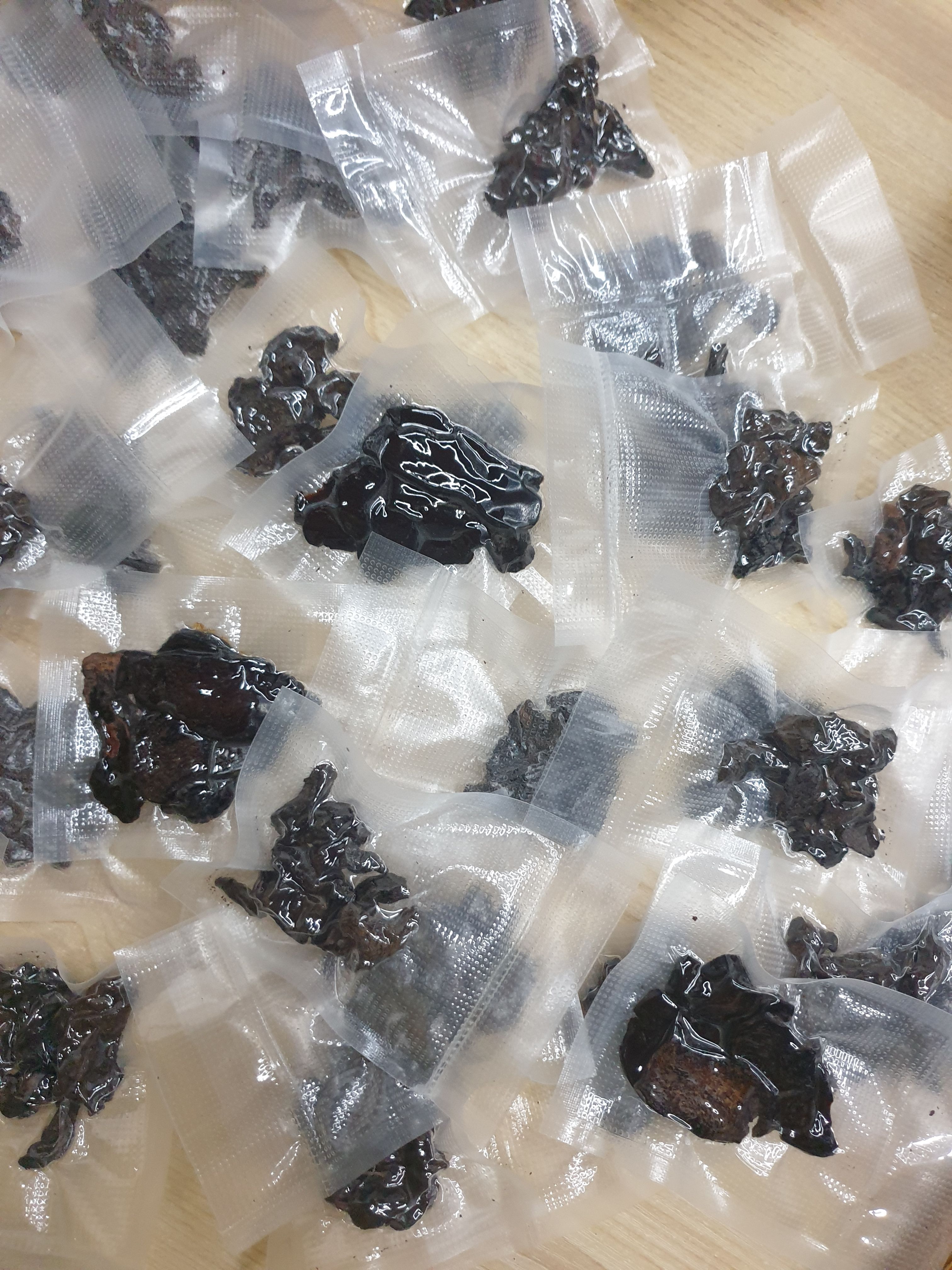 九制黄精，即食九蒸九晒制黄精整个大黄精批发零售（量大从优）