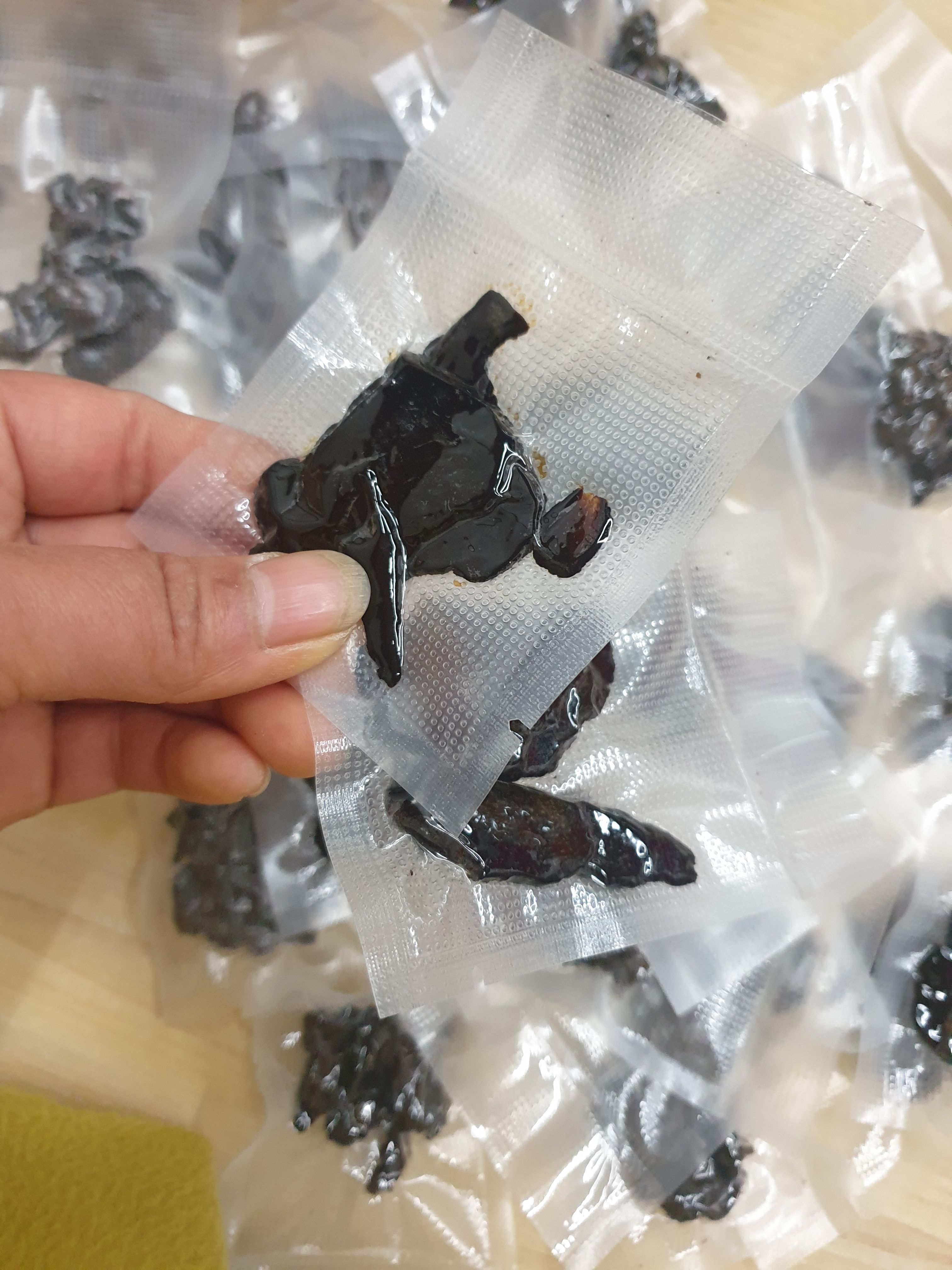九制黄精，即食九蒸九晒制黄精整个大黄精批发零售（量大从优）