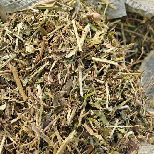 镇平县南阳香草牧业常年出售优质花生秧无土，无膜，无霉变