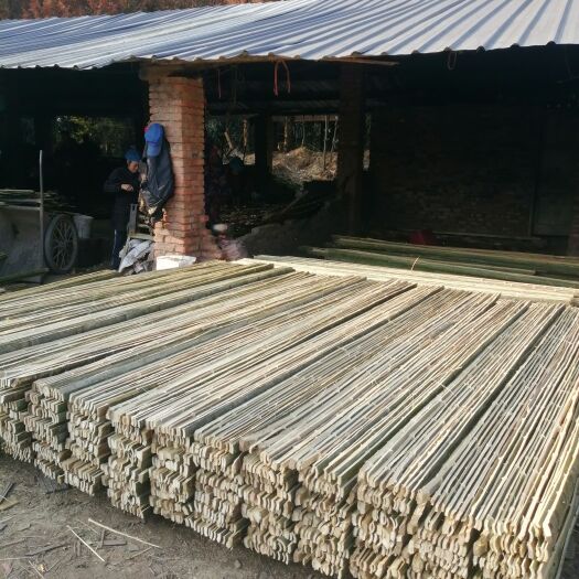 雅安大量出售多规格楠竹工程料，竹杆，竹架板等，诚信经营！
