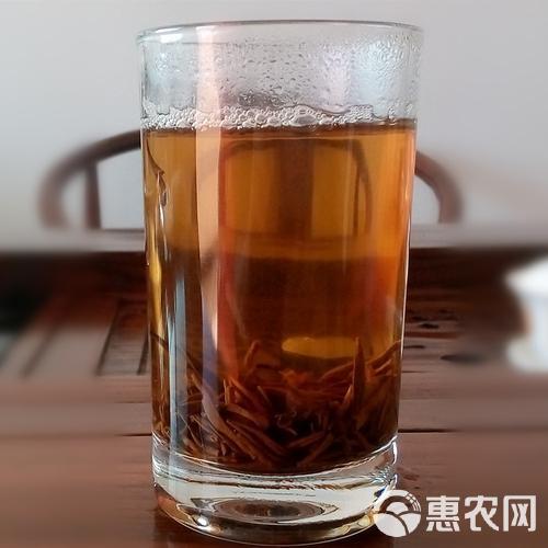 新茶云南梁河县古树野生春茶烤红茶。