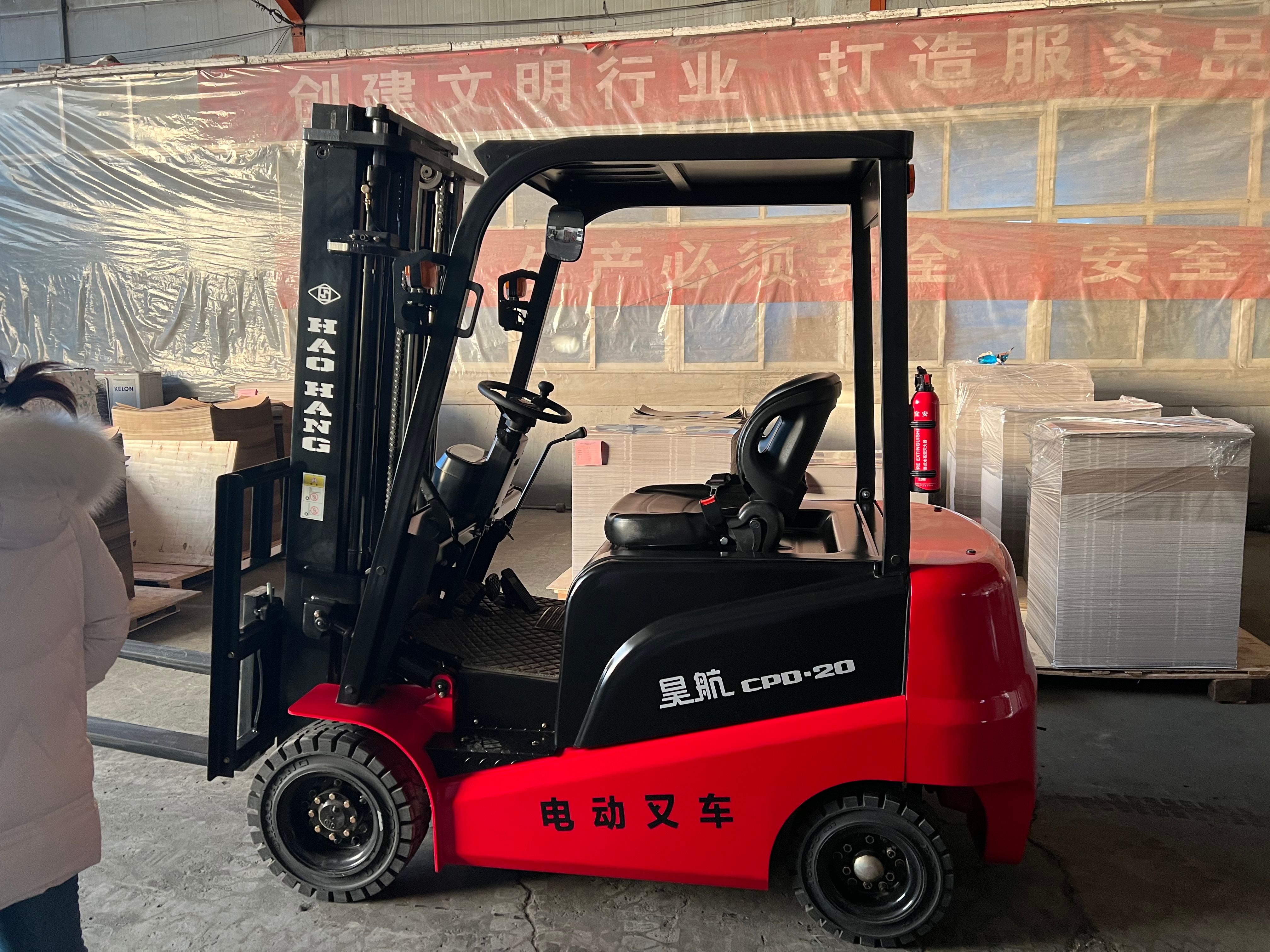 河北电动叉车厂家（昊航新能源纯电动叉车）