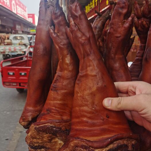 成都烟熏猪蹄腊猪前蹄腊猪蹄腊猪脚江湖地摊展销会热卖厂家一手货源