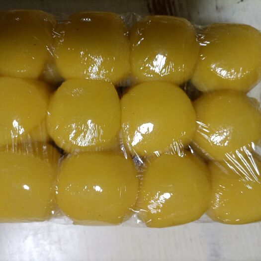 肇源县东北粘豆包，白色的，黄色的（发面时勾对玉米）