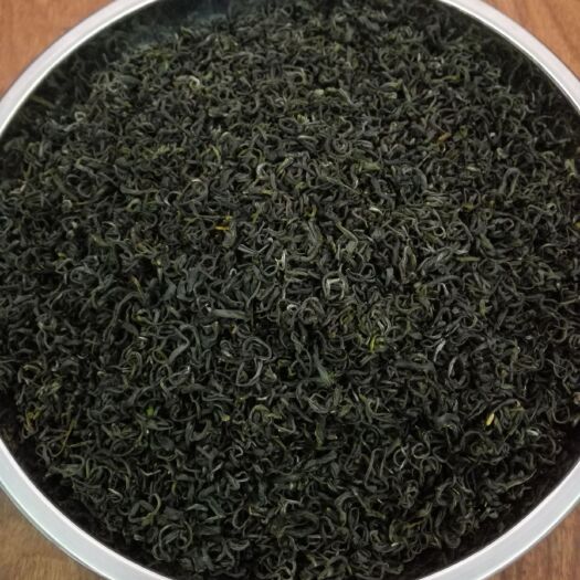 济南高山绿茶  汤色翠绿明亮，茶香醇厚，入口甘甜
