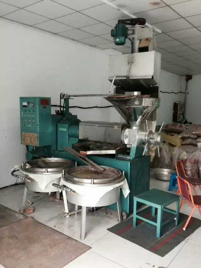 冷热两用核桃菜籽榨油机 .花生芝麻大豆油葵榨油机.全自动榨油
