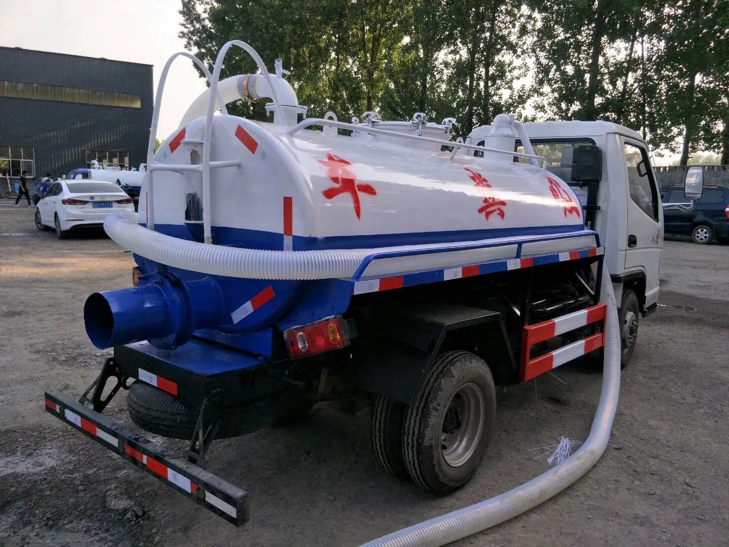 吸粪专用车