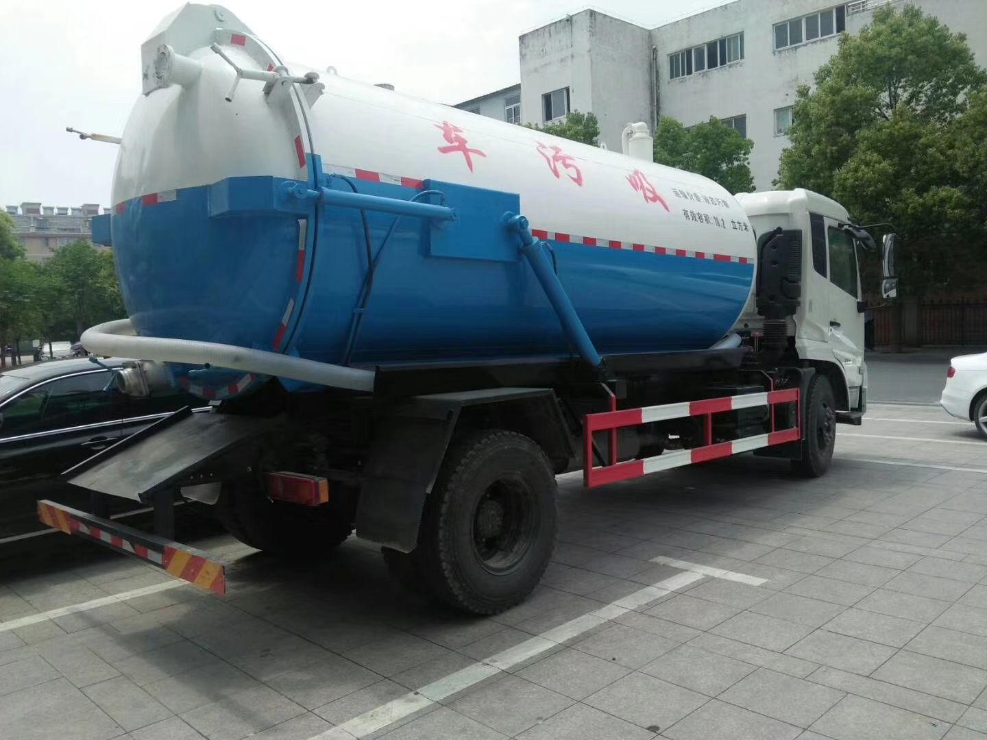 清洗吸污车