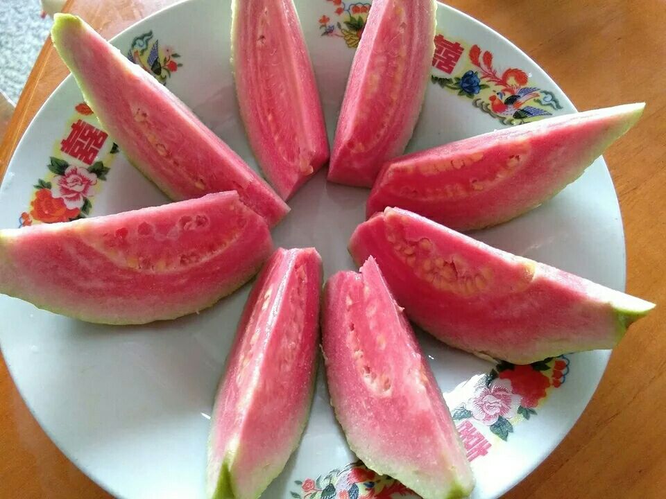胭脂红番石榴 150-200克 