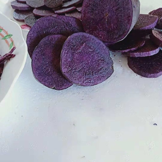  黑金刚土豆，新挖，大量批发