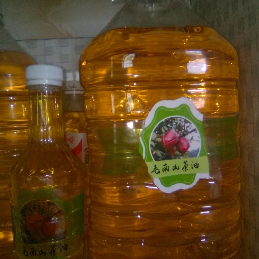 环江县白花茶山茶油 