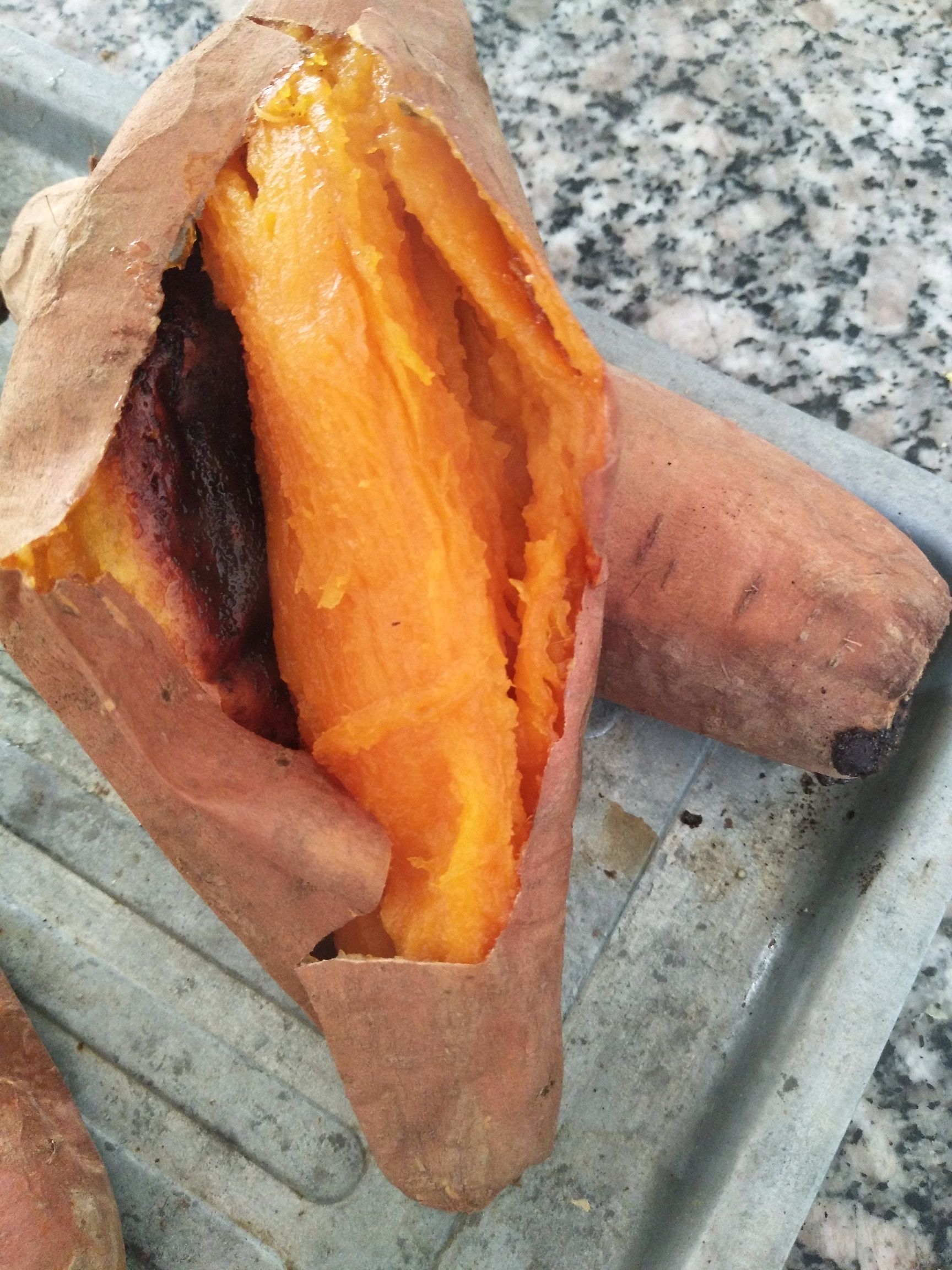 夏津县烟薯25  红皮 半斤到一斤半 烤薯