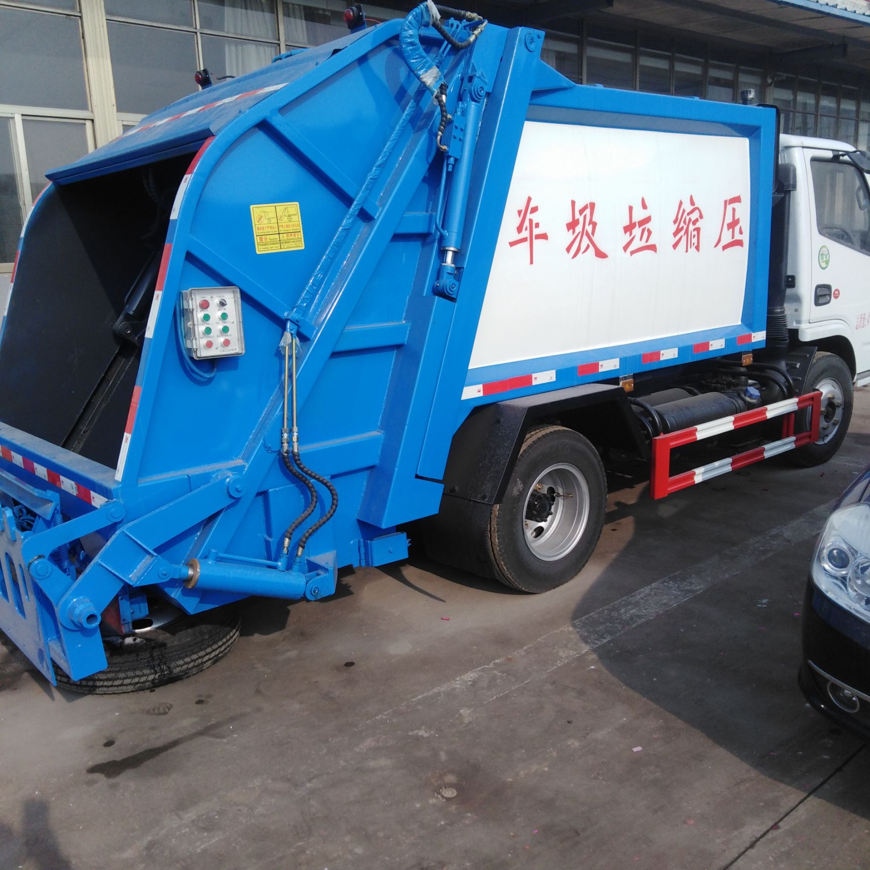 垃圾车  压缩垃圾车双桶自装