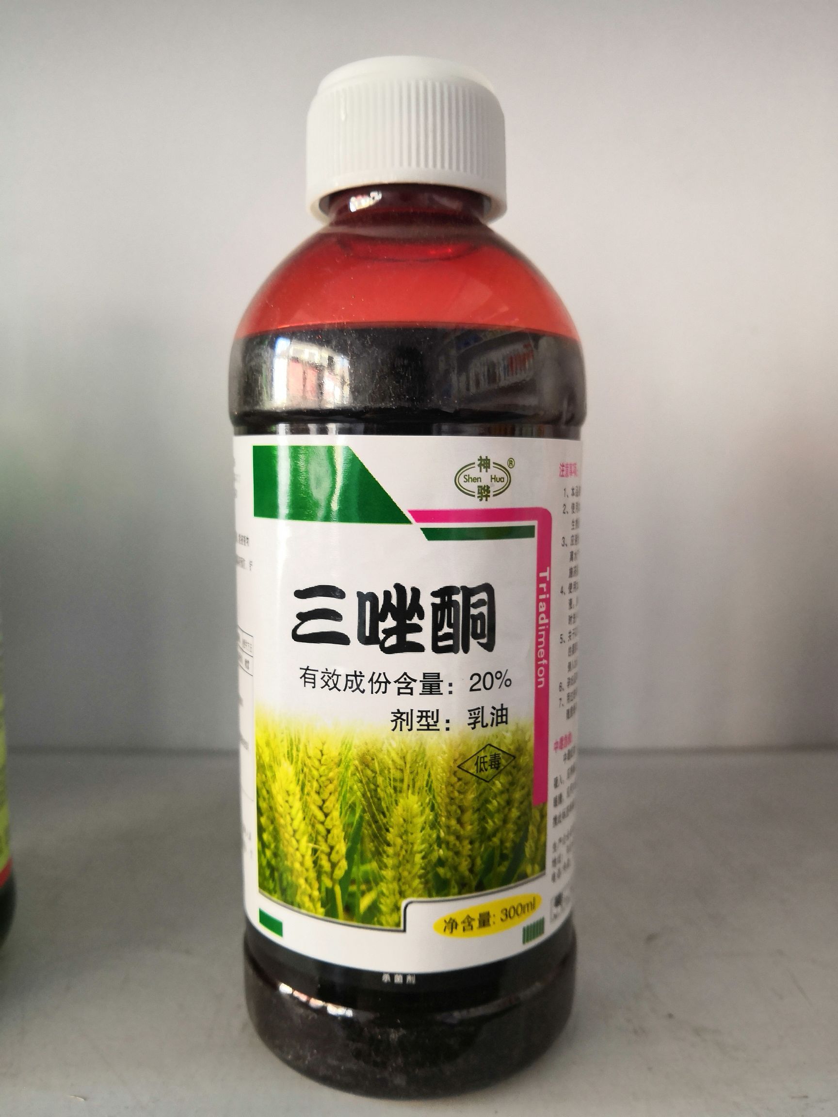 三唑酮  乳油 瓶装 低毒 300克/瓶