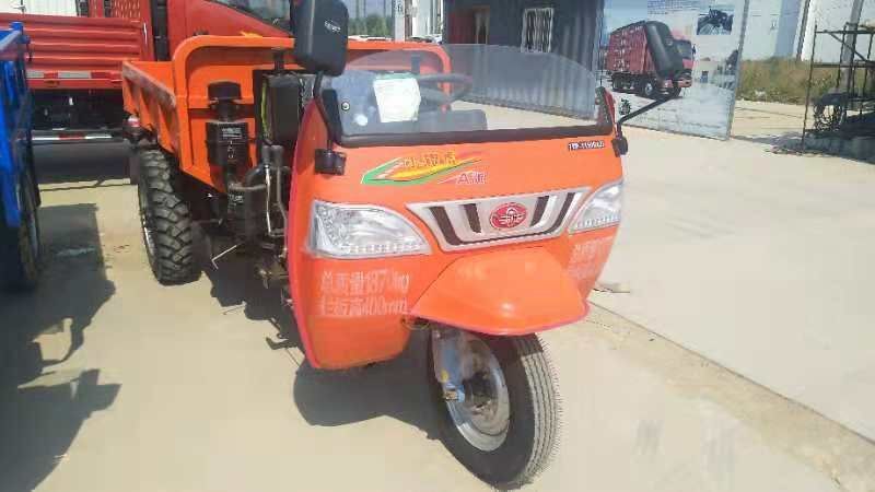 三轮车 