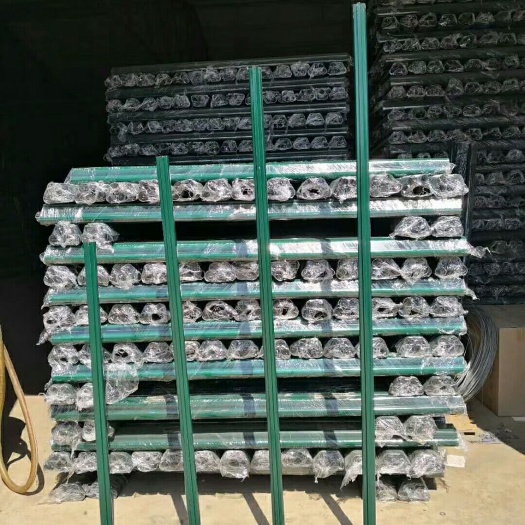 安平县立柱  围栏柱子荷兰网柱燕尾柱