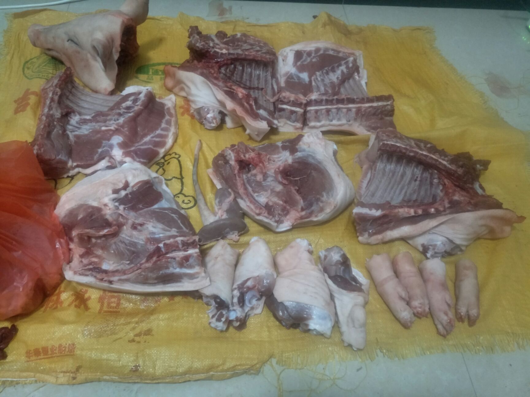  纯散养巴马香猪肉，绿色，健康的猪肉