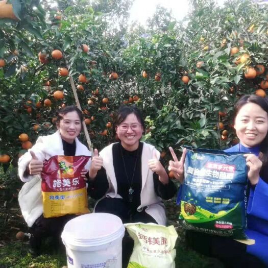 郑州水溶肥料 全水融，可滴灌的♥速溶多元素复合微生物菌肥