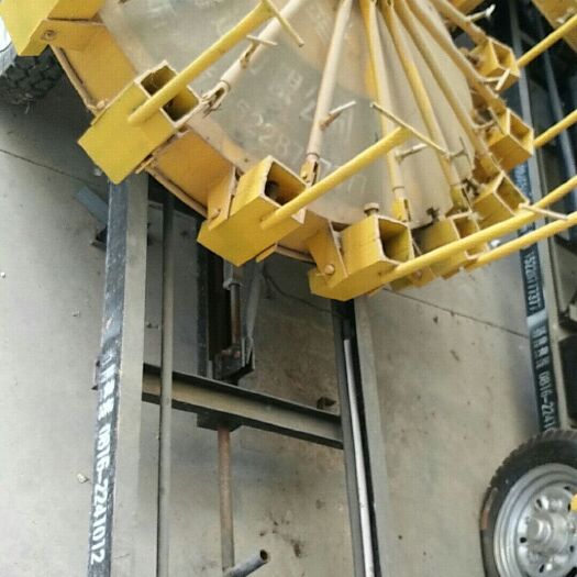 扫路车