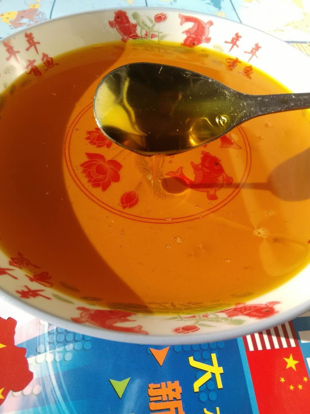 笨榨豆油 香而纯油坊郑重承诺：原料东北非转基因大豆，物理压榨安全健康。