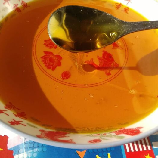 木兰县笨榨豆油 香而纯油坊郑重承诺：原料东北非转基因大豆，物理压榨安全健康。