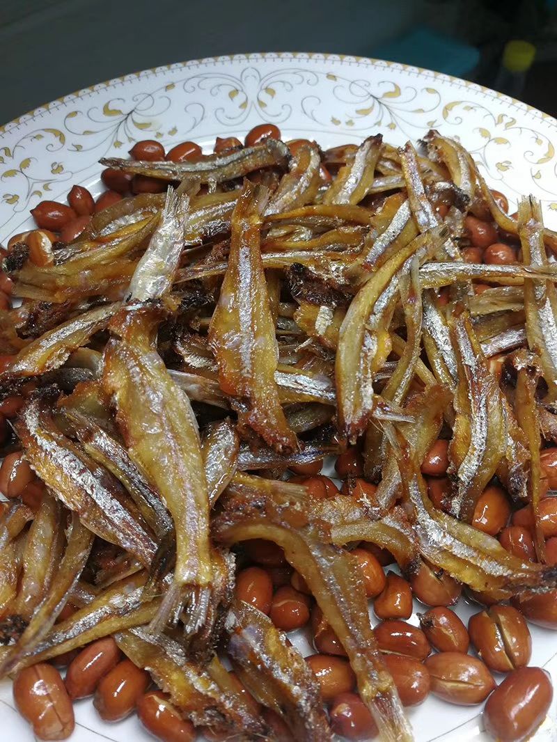 小魚(yú)干  銀魚(yú)，水晶魚(yú)，無(wú)頭白凡魚(yú)，