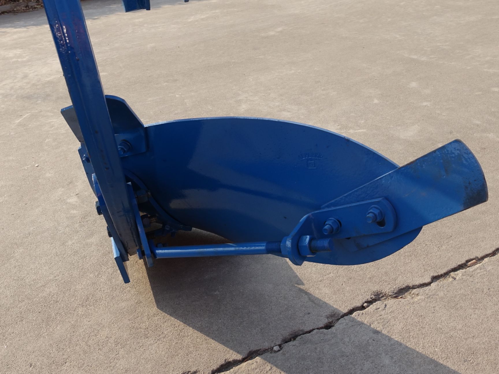  钢板铧式犁全钢开沟犁优质三铧犁重型耕地机犁地机