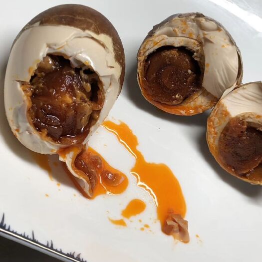 青县烤海鸭蛋 烤鸭蛋，古法裹泥腌制