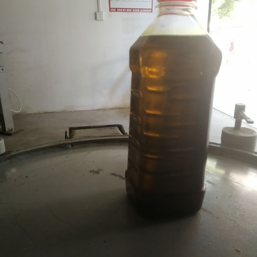 洋县自榨纯菜籽油 物理压榨，，无勾兑。10斤装120元包邮偏远地区除外