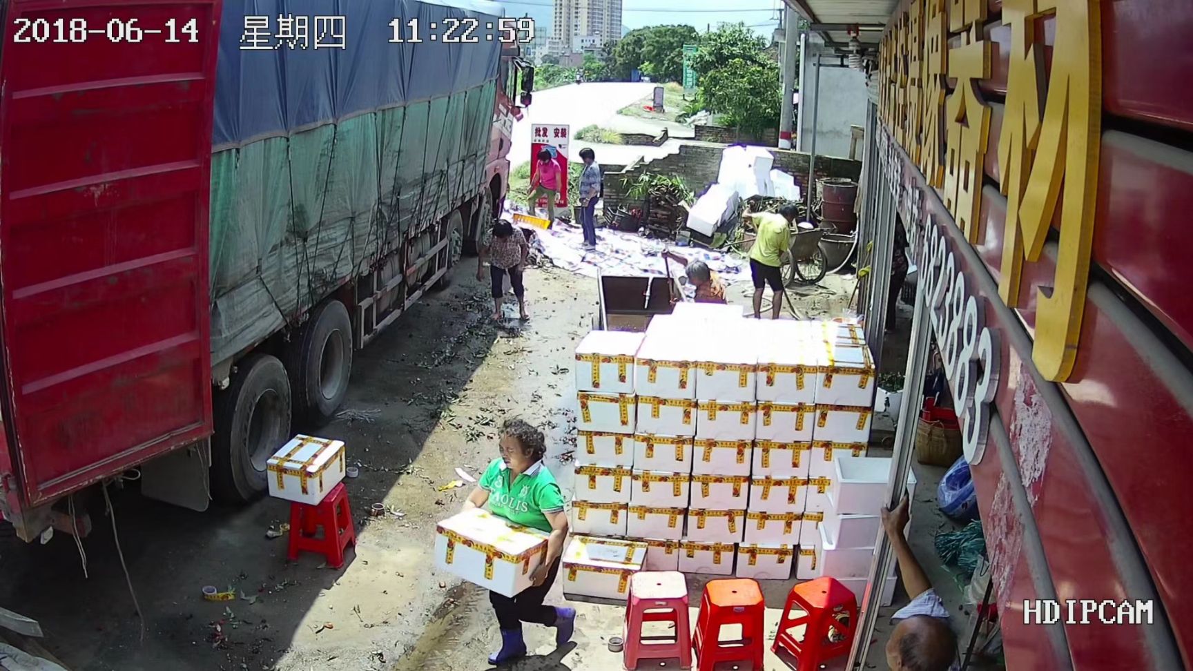 荔枝：高州白糖罂，白腊，妃子笑，黑叶，桂味产地直供及一件代发