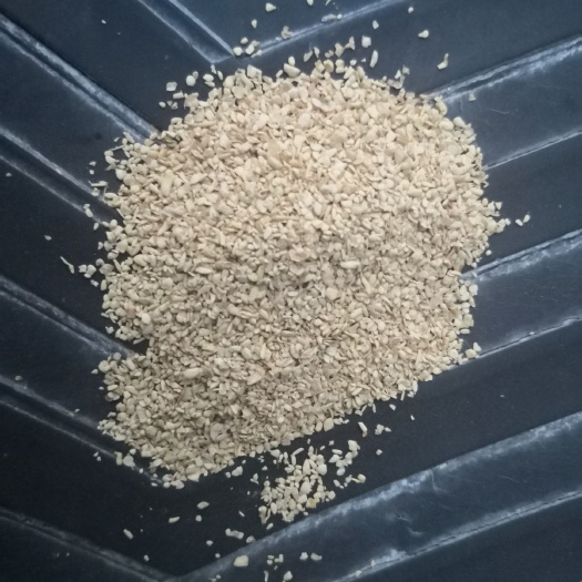 蚌埠 供应各种豆粕饲料有意者联系我 一伍伍 伍陆一巴 陆玖玖玖