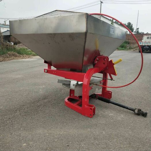 禹城市施肥机 撒肥机农家肥发酵肥四轮拖拉机带的颗粒肥不锈钢撒肥机大容量