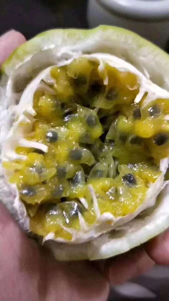 黄金百香果 90 - 100克