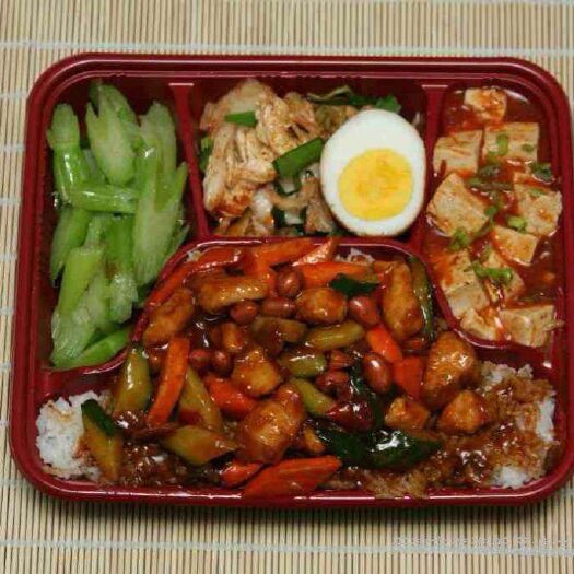青岛麻辣下饭菜 营养减脂餐 盒饭订制，8元到13元三个菜一主食。可送货