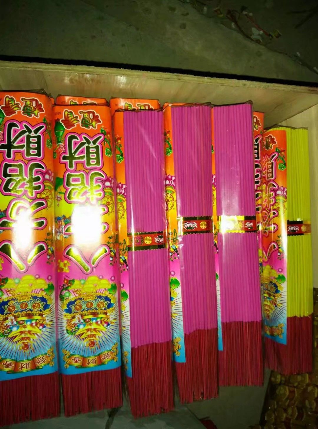  竹签佛香，檀香香，有多种规格，如，小六角，六，七，八，九都有