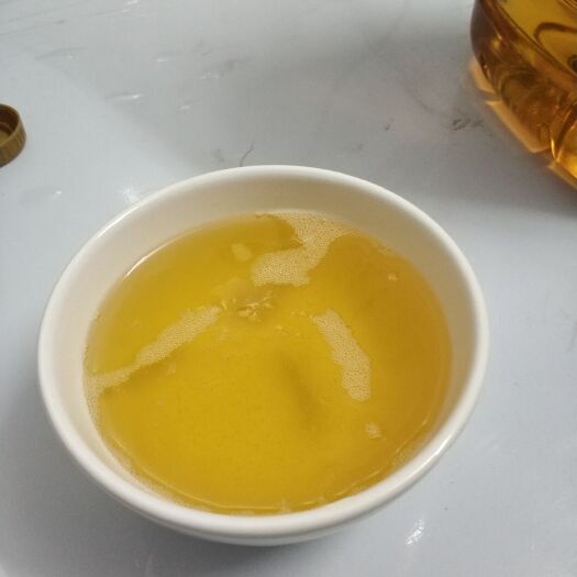 蒙山县压榨山茶油 纯正自榨茶籽油，诚寻油厂合作。月可供1200斤左右包邮