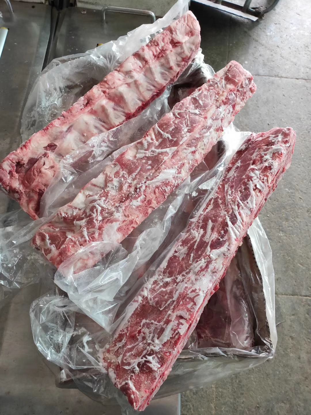  大猪脊骨！！肉多型好