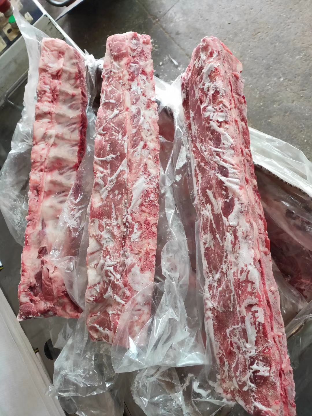  大猪脊骨！！肉多型好