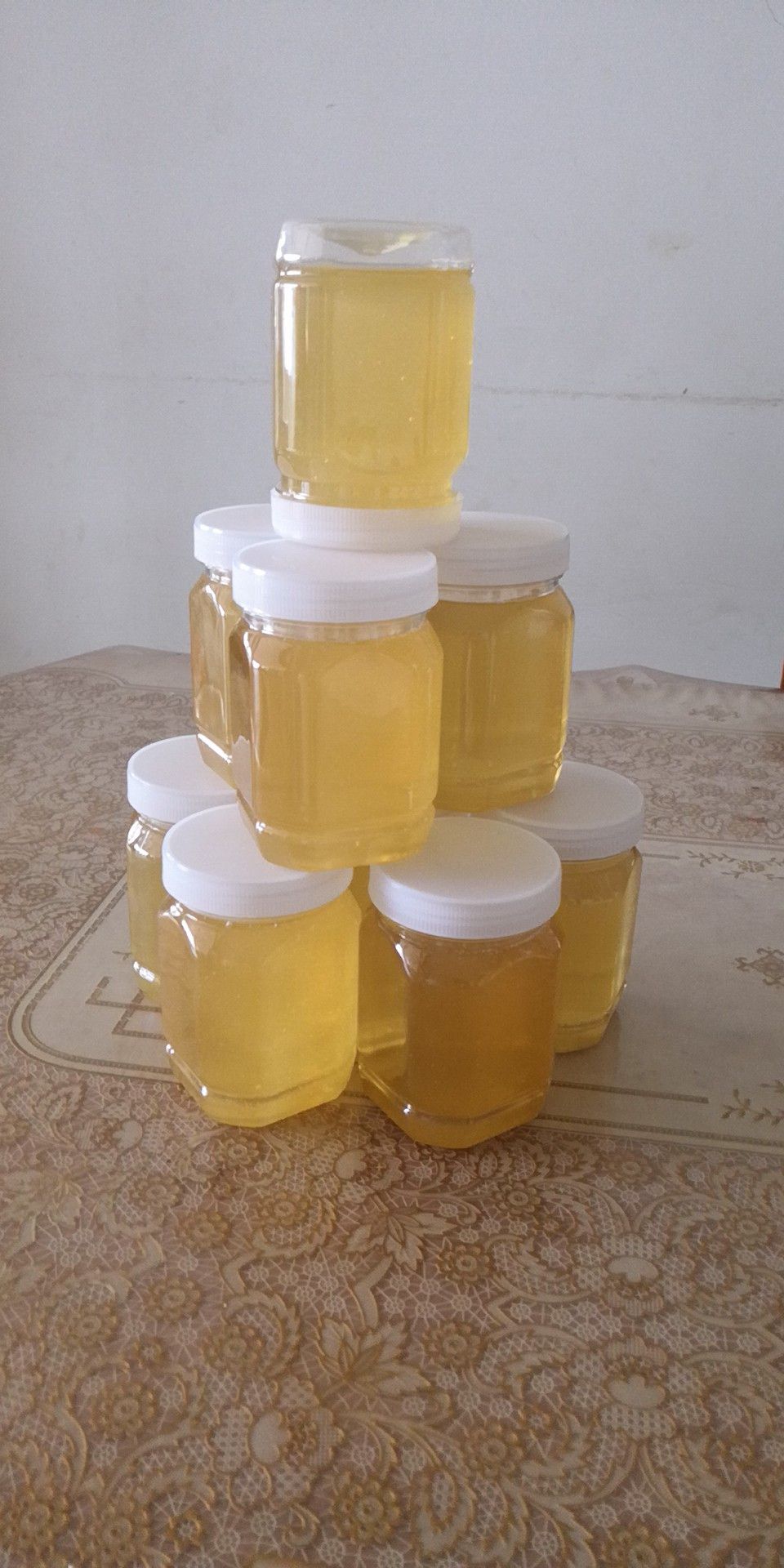 自家养的蜂蜜可以放多久啊(自己养的蜂蜜可以保存多久)