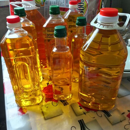 广昌县自产自销高山纯正山茶油，卫生健康，油纯无污染，传统物压榨。
