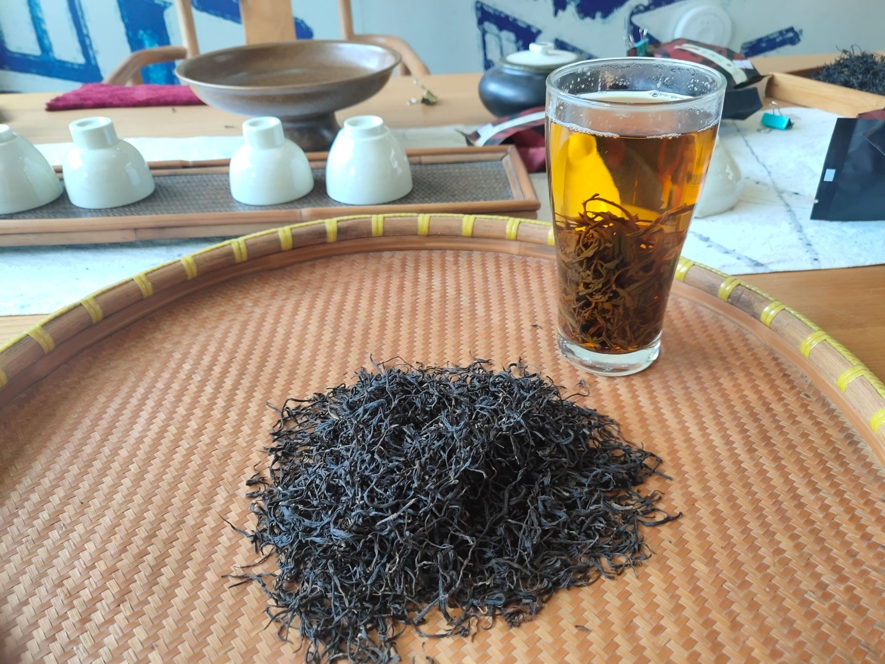  高山有机茶，人工采摘。大量红茶，厂价直销。有需要直接联系。