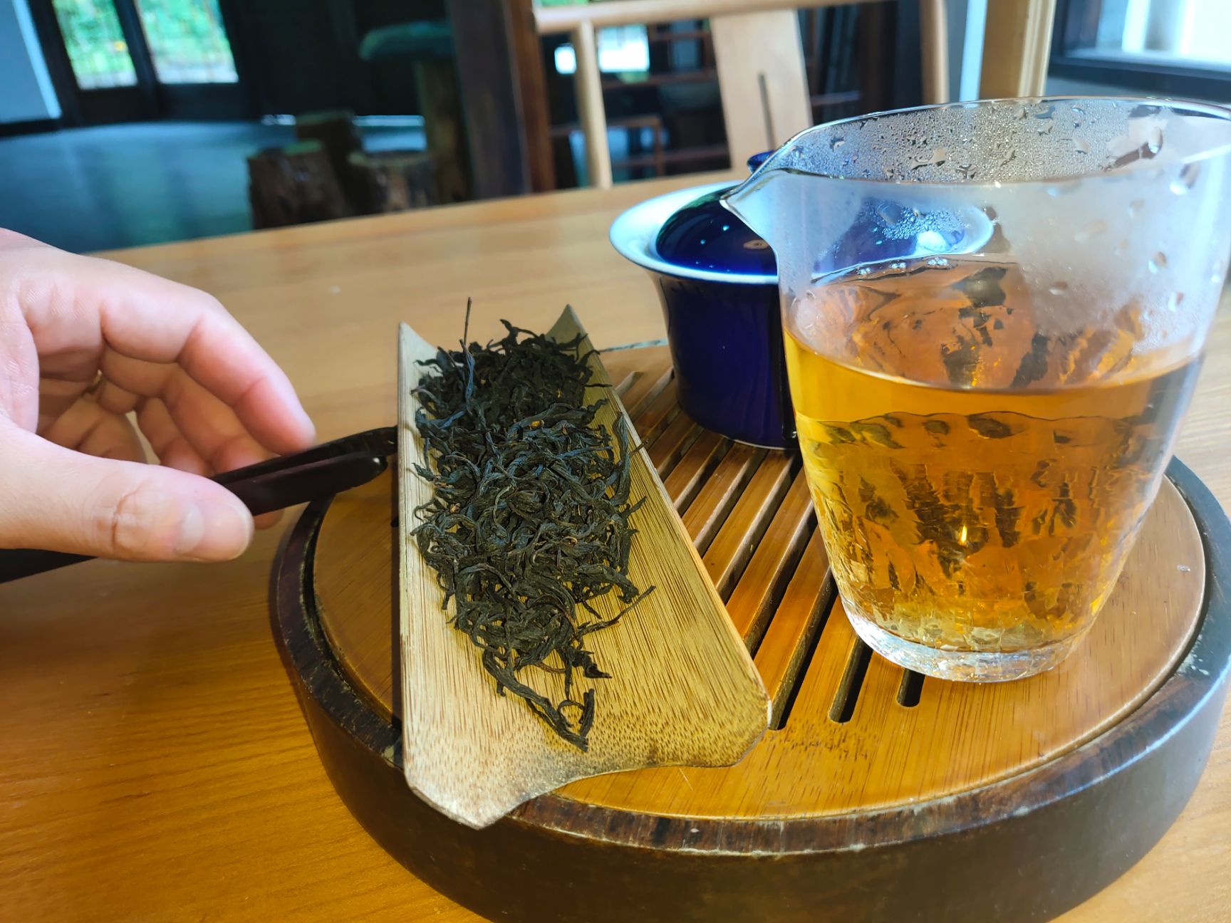  高山有机茶，人工采摘。大量红茶，厂价直销。有需要直接联系。