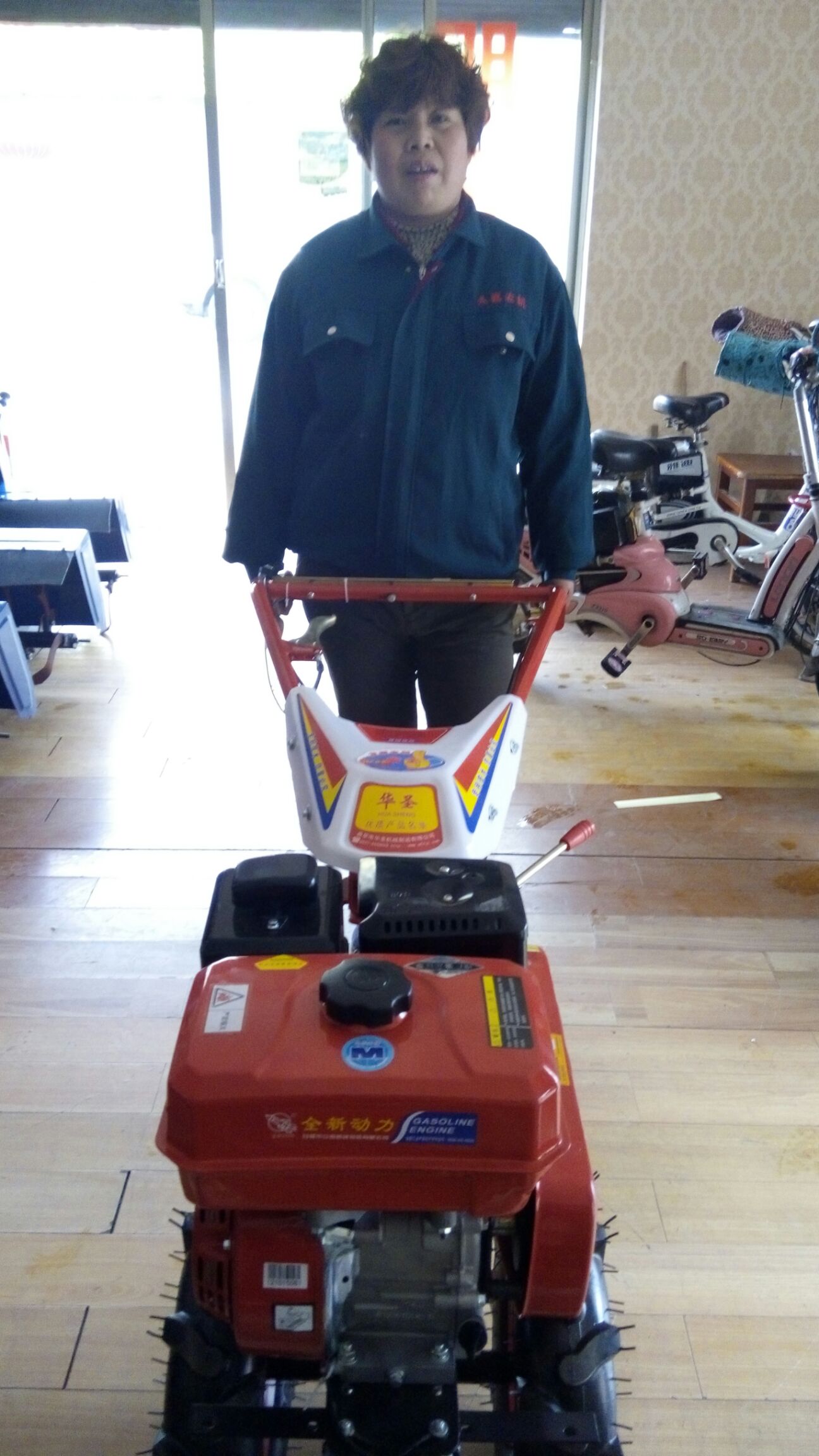  柴油水冷微耕機(jī) 輕便好操作松土機(jī)