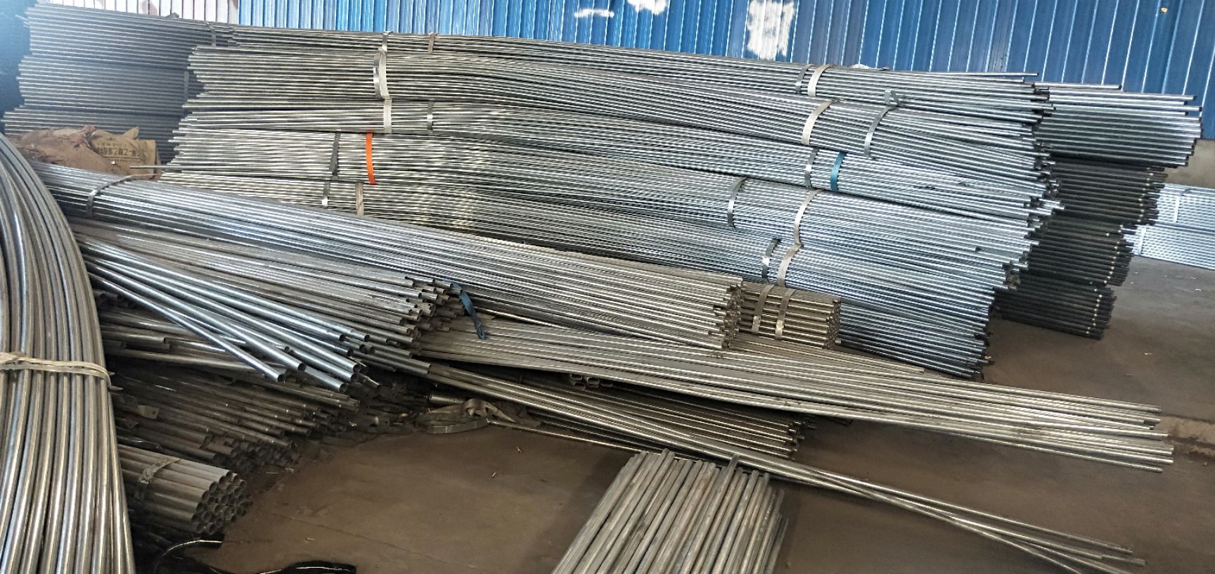 天津大棚钢管 本公司专业生产各种大棚骨架.热镀锌钢管，镀锌带钢管，价格美丽