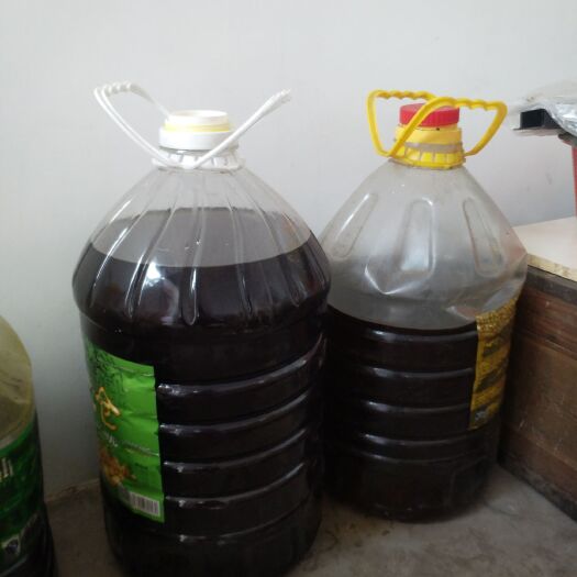 黎城县自榨纯菜籽油 自家种的纯绿色无污染菜籽压的油，有需要的老板联系