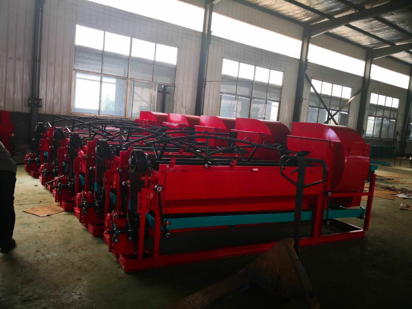  厂家生产大型干，湿，半干湿三用花生摘果机！