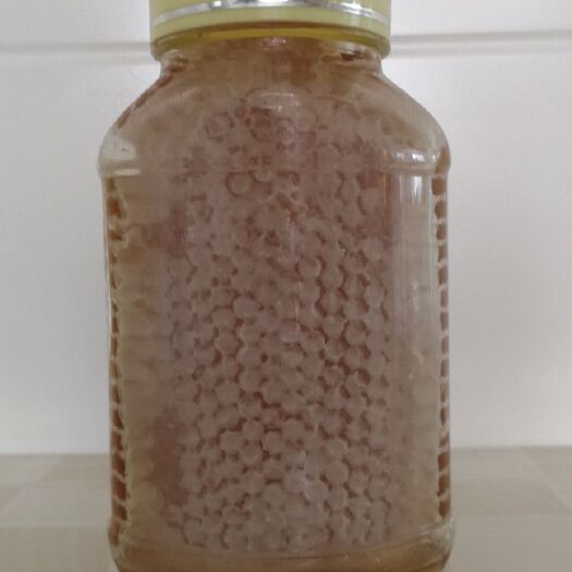蜂巢蜜 蜂农独特定制的玻璃瓶装的巢蜜！