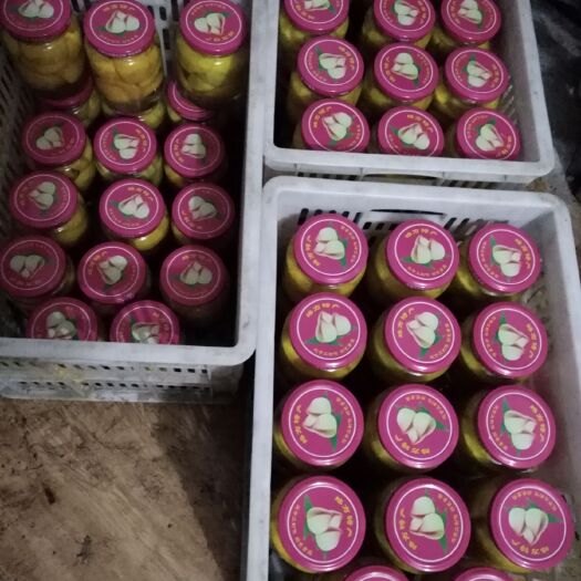 砀山县 黄桃罐头，手工加工，每瓶5oo克，十元一瓶。