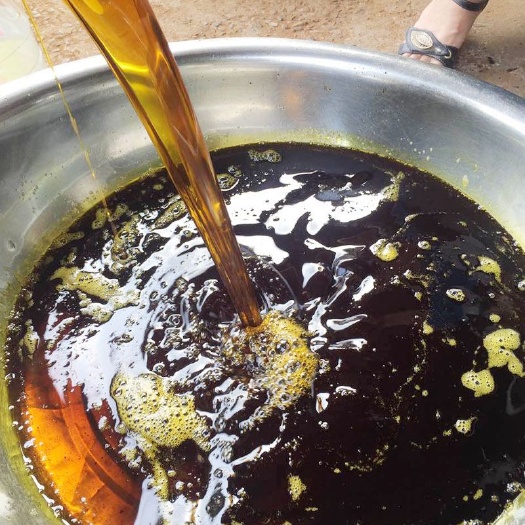 监利市 龙家自榨菜籽油，东港湖产区，每一滴都是真品，欢迎现场考查
